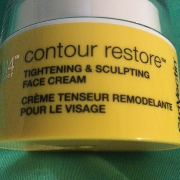New Strivectin Contour and  Restore 1 oz with a bonus sample of neck cream - Picture 2 of 5